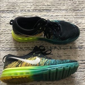Nike men’s Flyknit Max size 12
